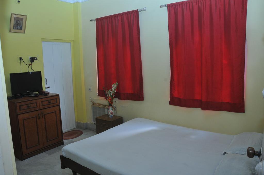New Hotel White Palace Kolkata Room photo