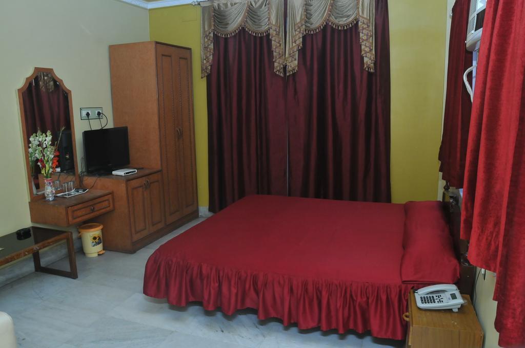 New Hotel White Palace Kolkata Room photo