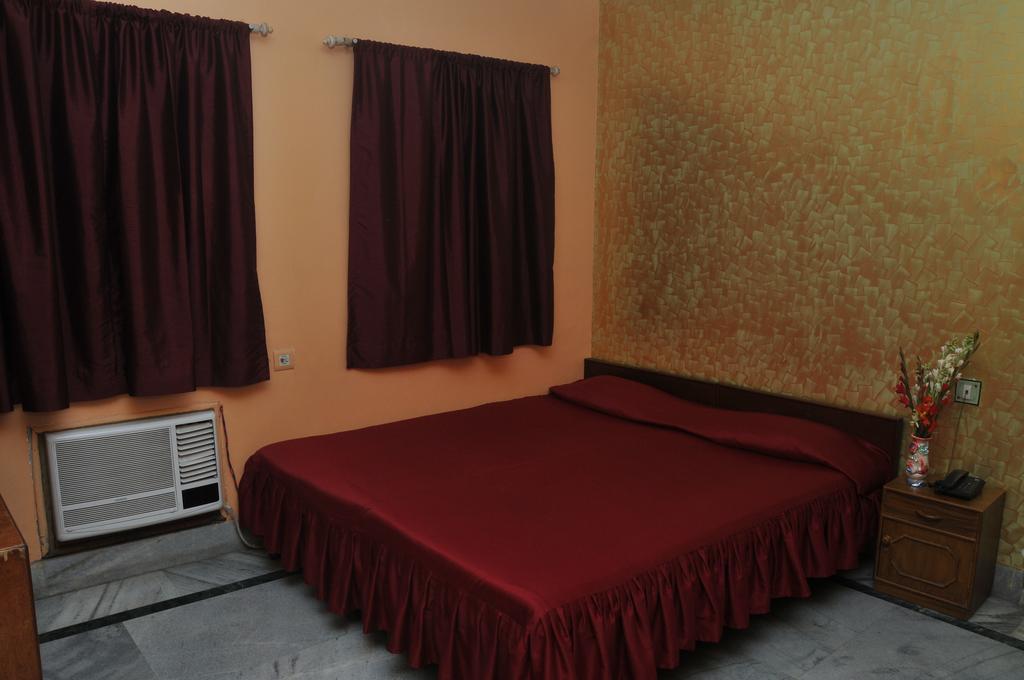 New Hotel White Palace Kolkata Exterior photo
