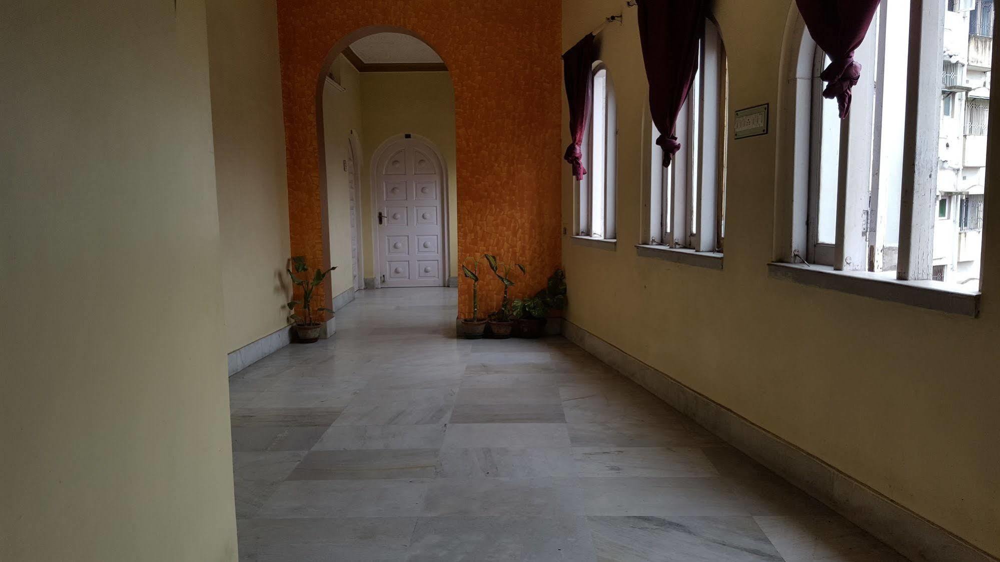 New Hotel White Palace Kolkata Exterior photo