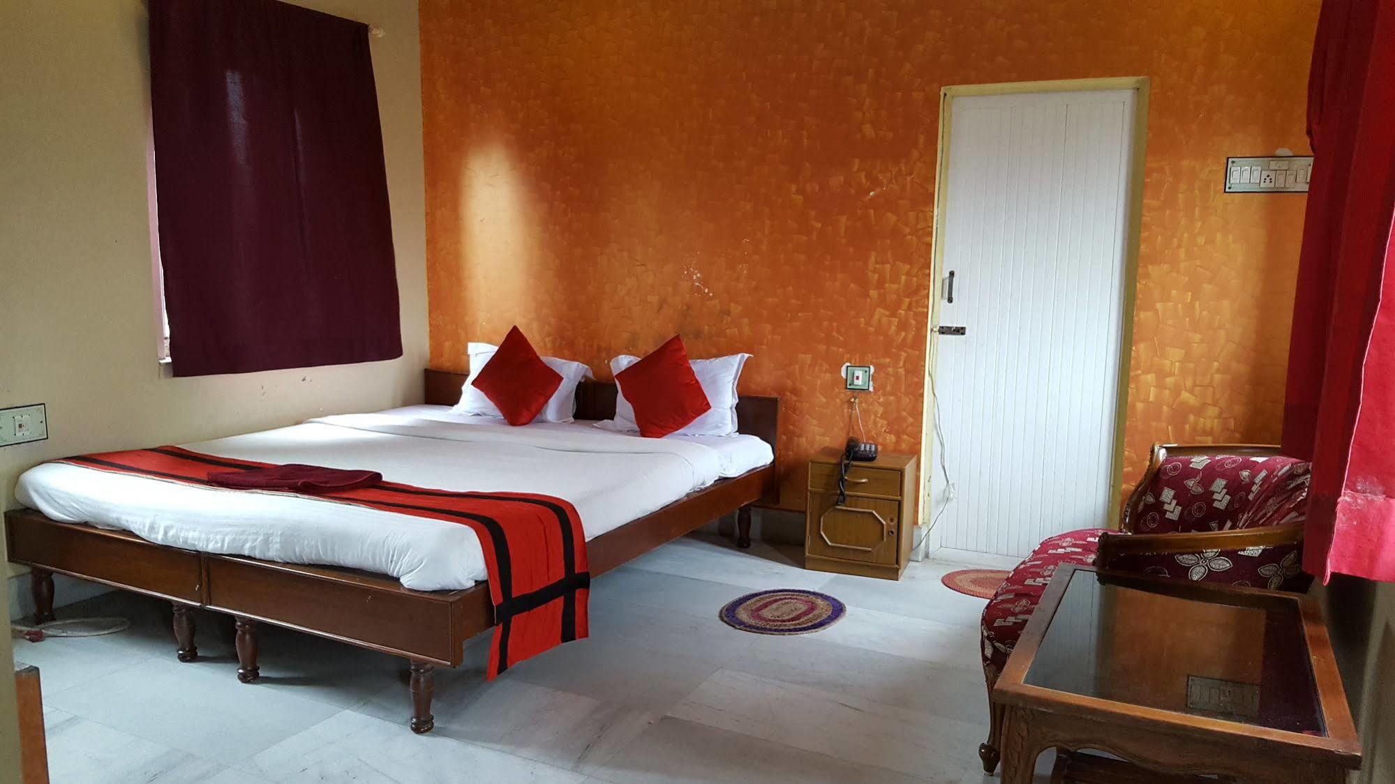 New Hotel White Palace Kolkata Exterior photo