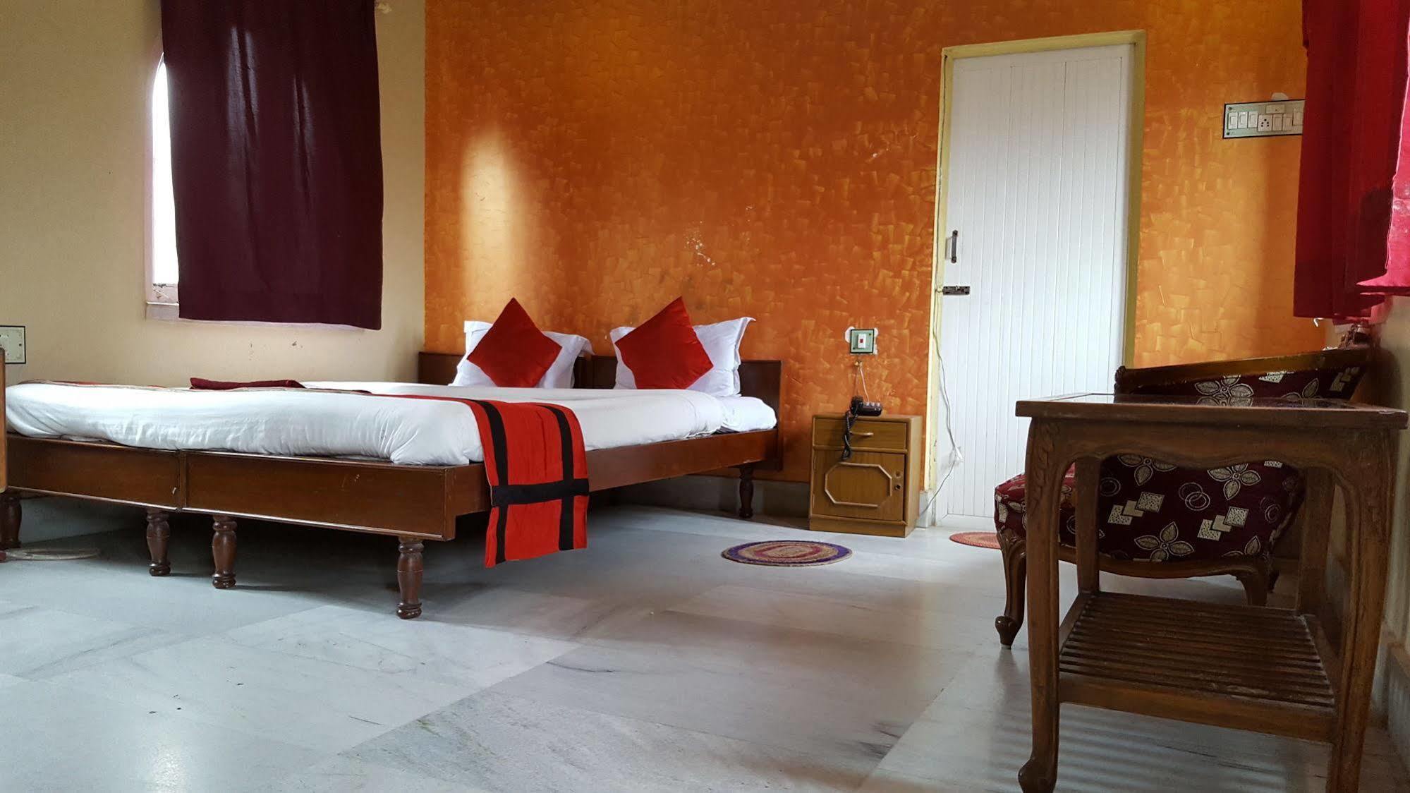 New Hotel White Palace Kolkata Exterior photo