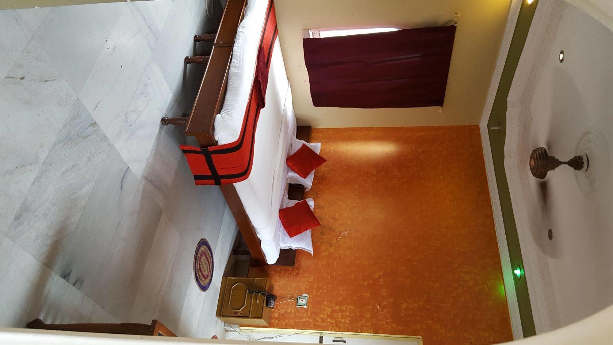 New Hotel White Palace Kolkata Exterior photo